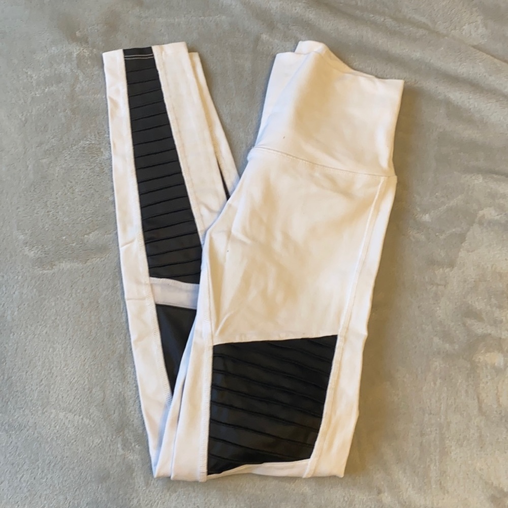 Aloe Yoga Motto Black and White Leggings